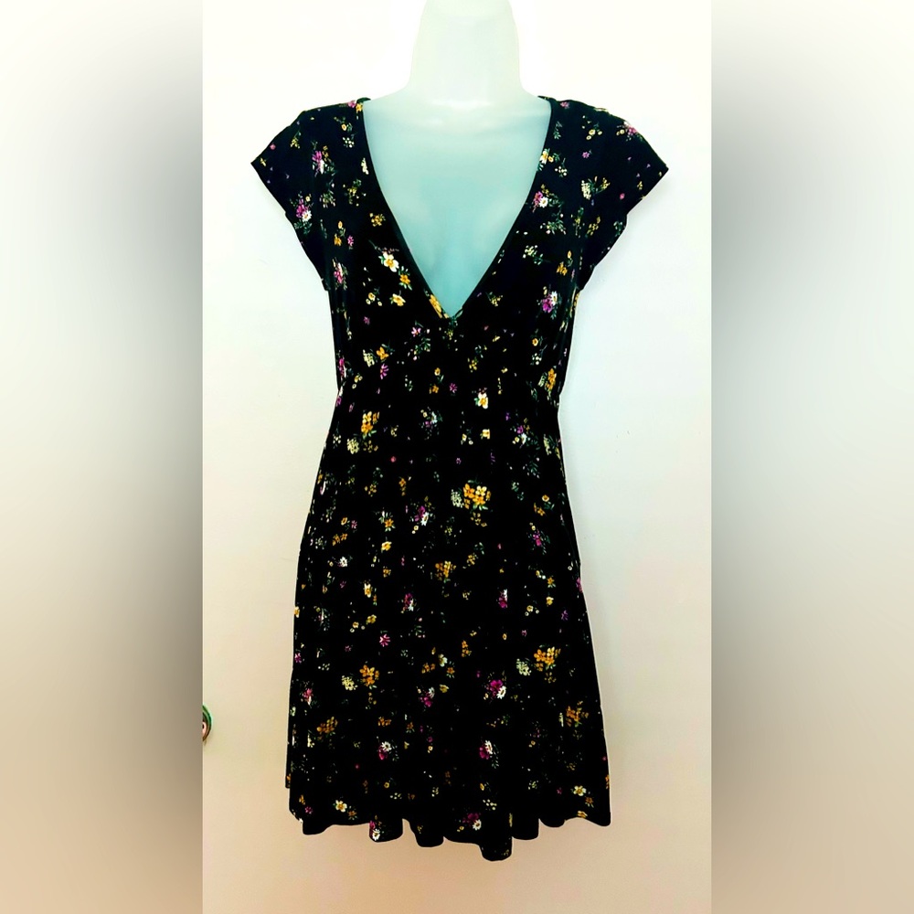 Forever 21 Women's Black Floral Print Mini Dress Size S